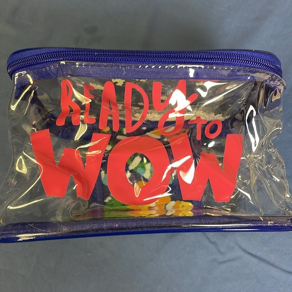 Girl Scouts Butterfly - Plushie, Bracelets, Water bottle, Lights, Zip Bag - Picture 6 of 11